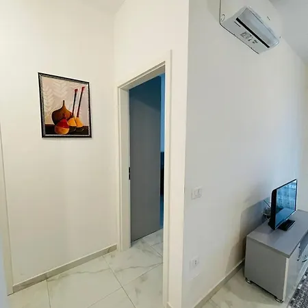 Second 1 Apartment *